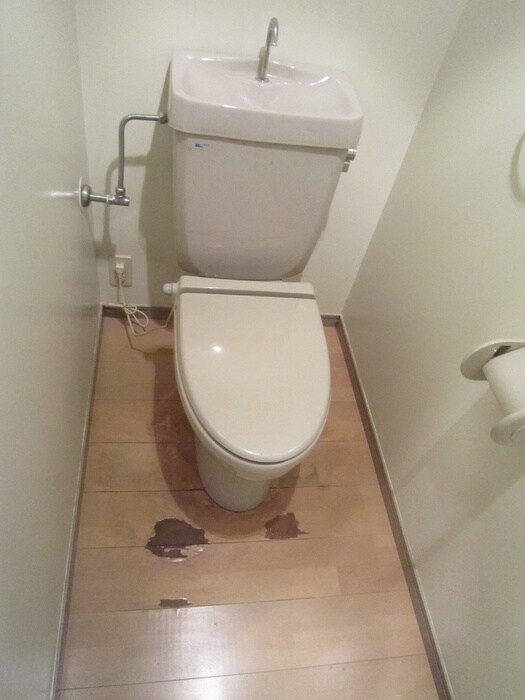 物件内観写真14　(トイレ)