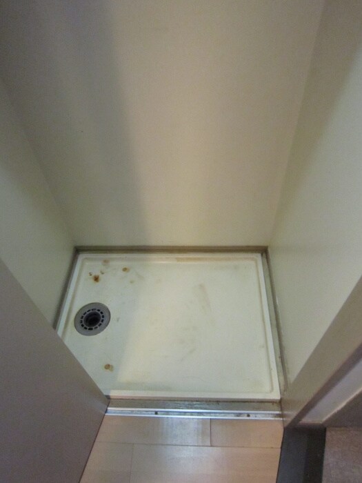 物件内観写真15　(洗濯機置場)