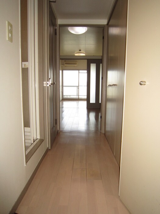 物件内観写真18　(玄関)