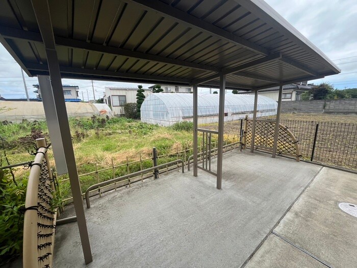 物件外観写真5　(駐輪場)