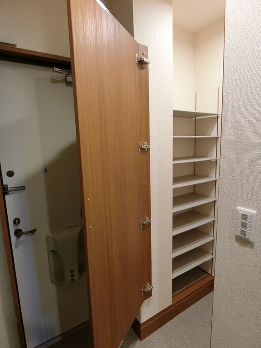 物件内観写真14　(靴箱)