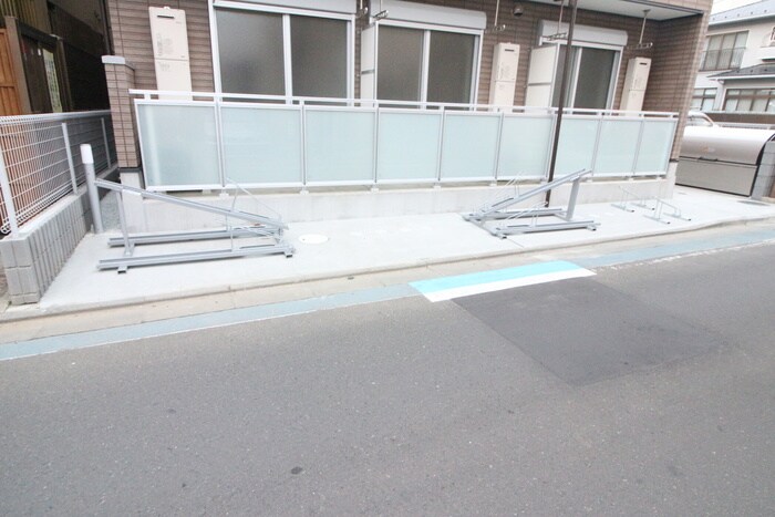 物件外観写真3　(駐輪場)