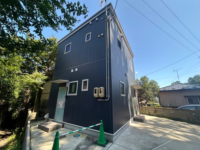 物件外観写真2　(駐輪場)