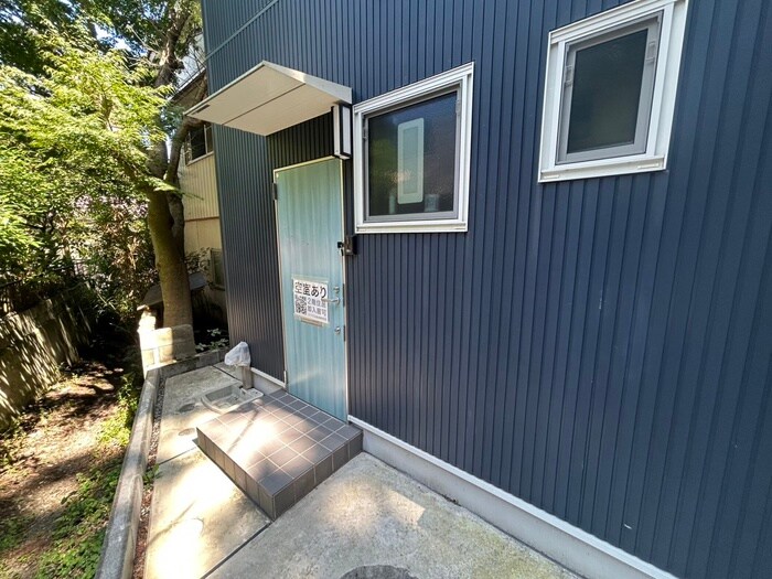 物件外観写真4　(エントランス部分)