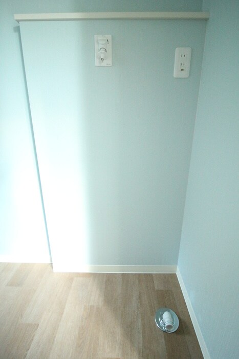 物件内観写真14　(洗濯機置場)