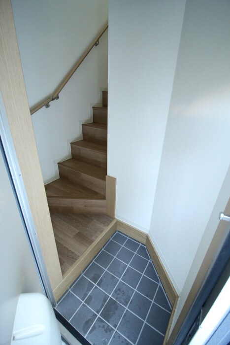 物件内観写真16　(玄関)