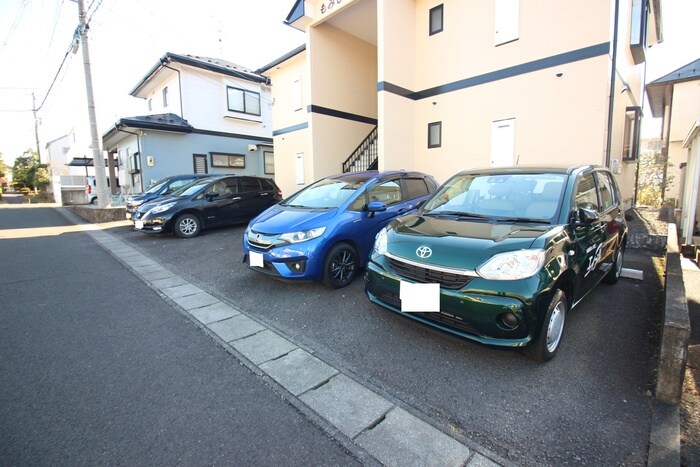 物件外観写真2　(駐車場)