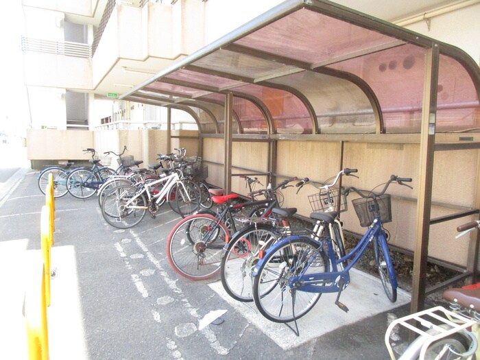 物件外観写真4　(駐輪場)