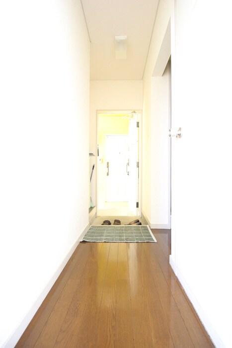 物件内観写真18　(廊下)