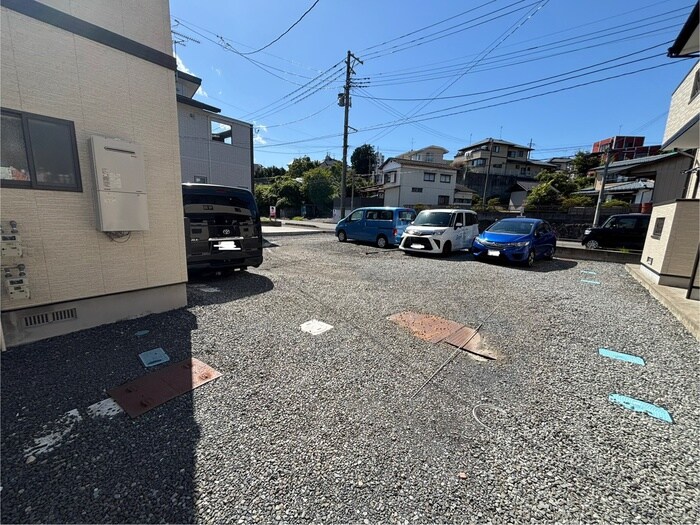 物件外観写真2　(駐車場)
