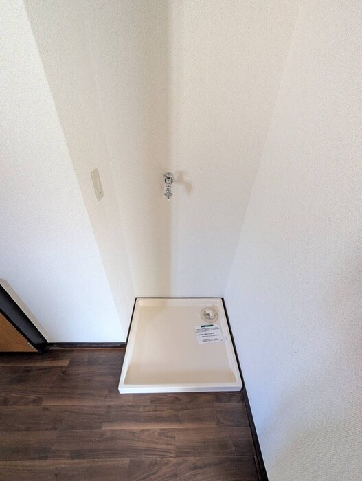 物件内観写真12　(洗濯機置場)