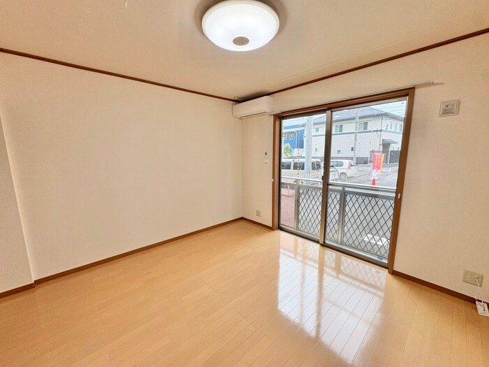 物件内観写真10　(居室)