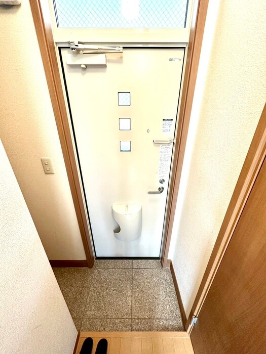 物件内観写真19　(玄関)