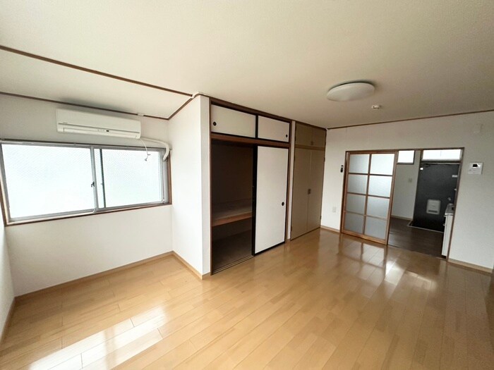 物件内観写真10　(居室)