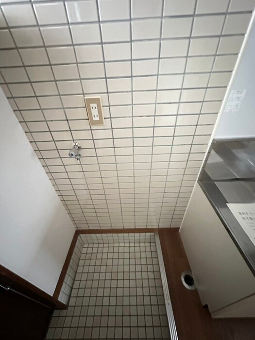 物件内観写真15　(洗濯機置場)