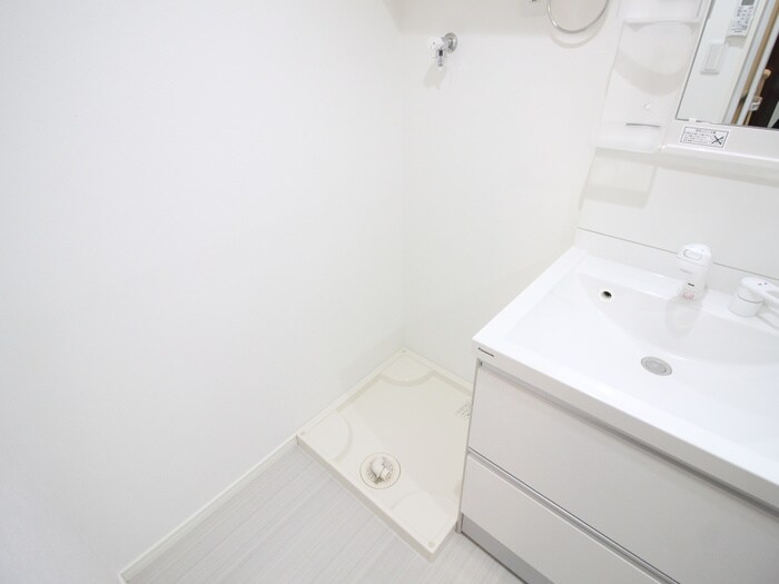 物件内観写真15　(洗濯機置場)