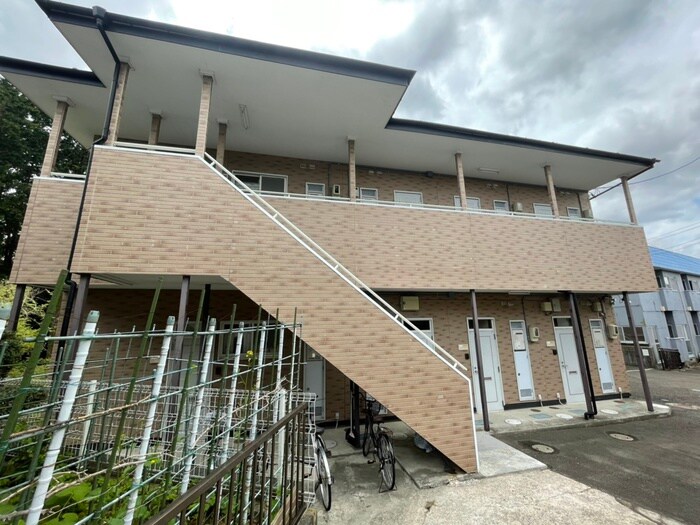 物件外観写真6　(エントランス部分)