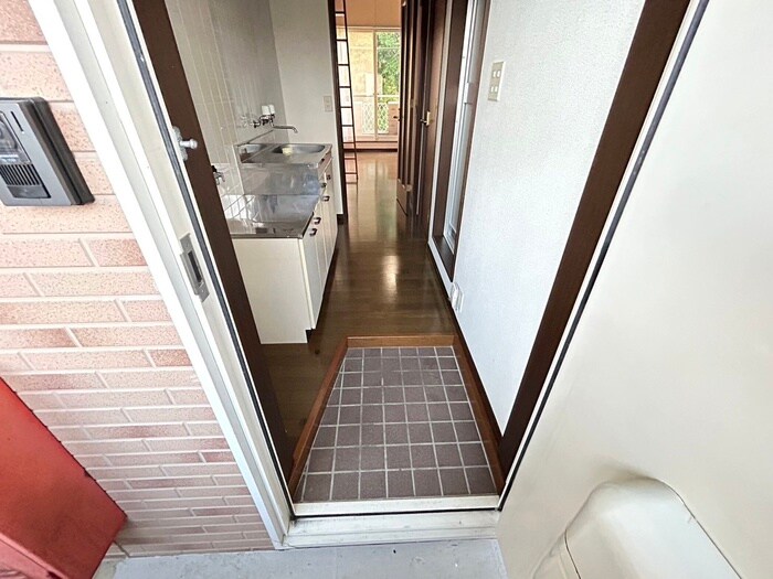 物件内観写真16　(玄関)