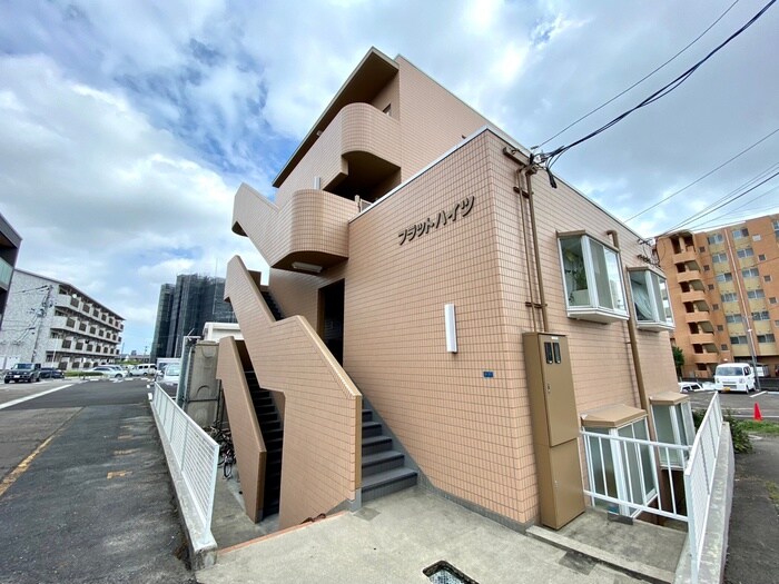 物件外観写真6　(エントランス部分)