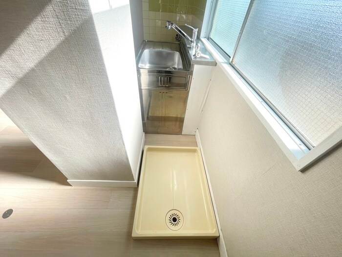 物件内観写真14　(洗濯機置場)