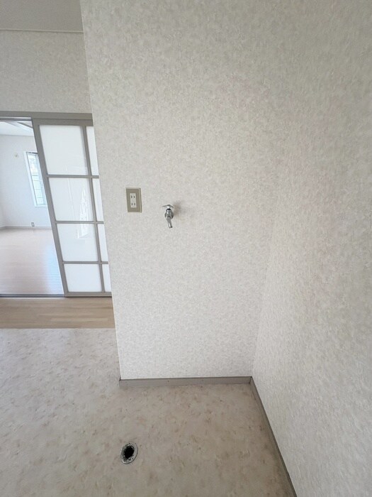 物件内観写真13　(洗濯機置場)