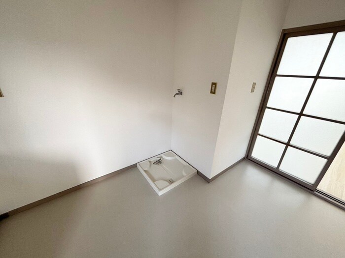 物件内観写真20　(洗濯機置場)