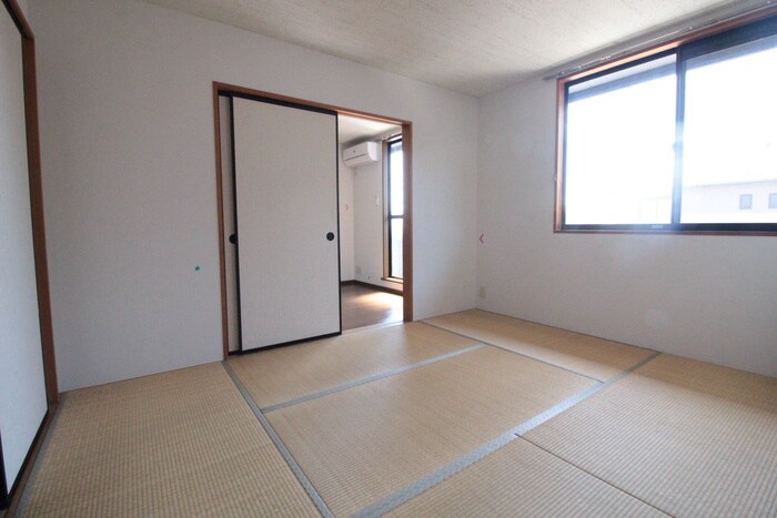 物件内観写真8　(居室)