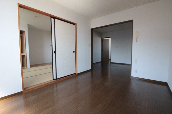 物件内観写真10　(居室)