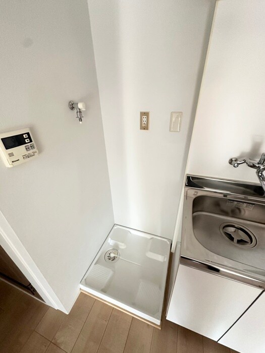 物件内観写真15　(洗濯機置場)