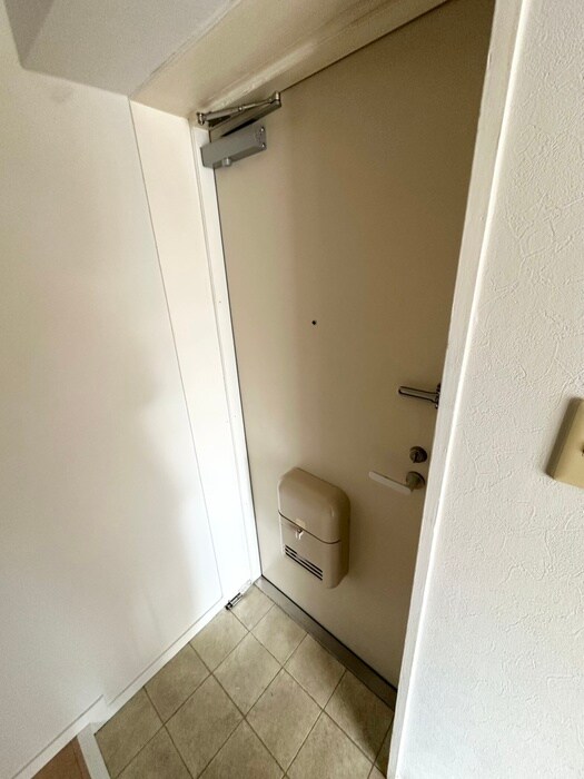 物件内観写真18　(玄関)