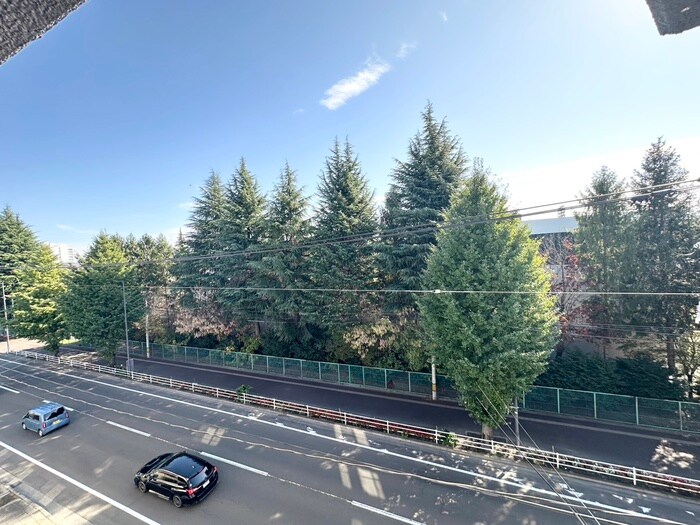 物件内観写真22　(室内からの展望)