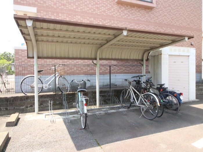 物件外観写真3　(駐輪場)