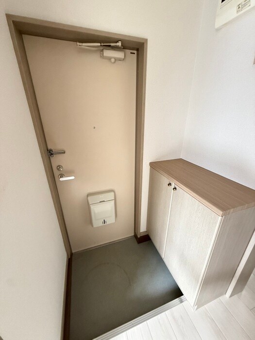 物件内観写真14　(玄関)