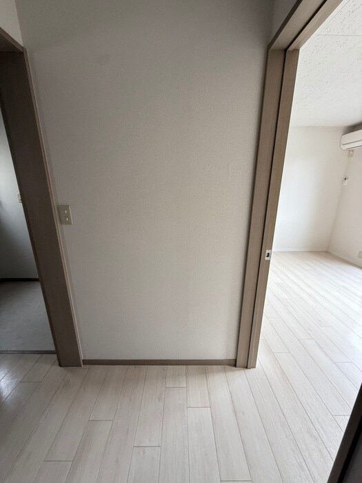 物件内観写真16　(廊下)