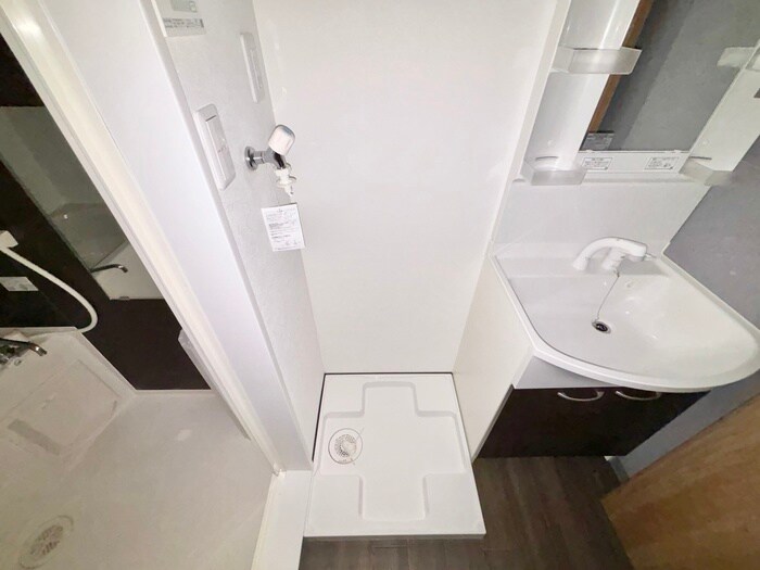 物件内観写真13　(洗濯機置場)