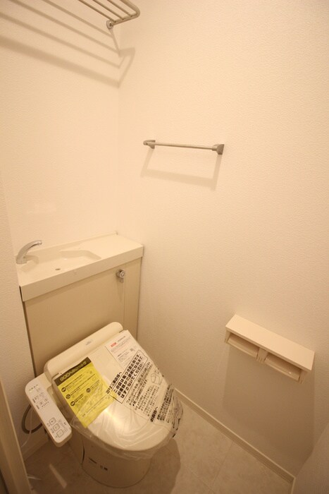 物件内観写真12　(トイレ)