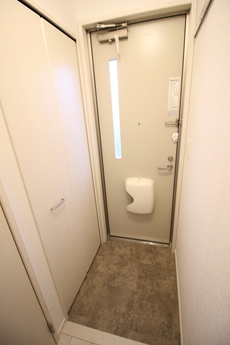 物件内観写真17　(玄関)