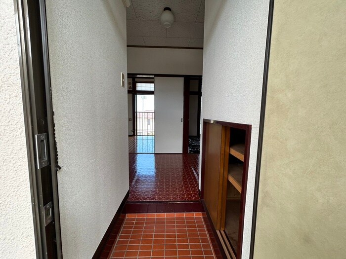 物件内観写真17　(玄関)