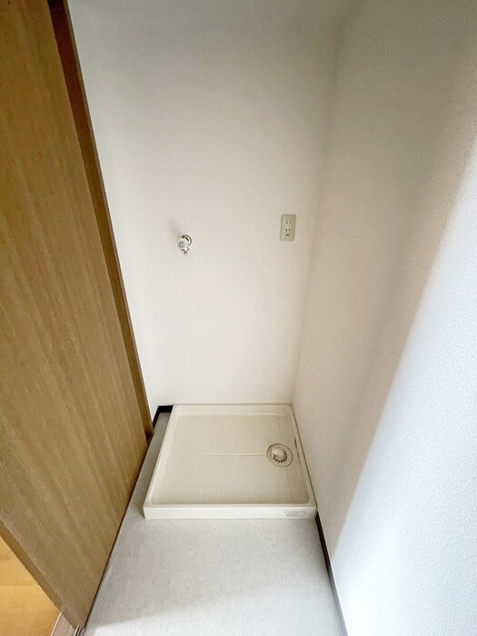 物件内観写真12　(洗濯機置場)