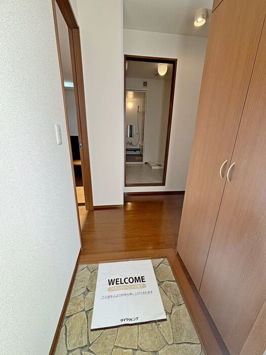 物件内観写真11　(玄関)