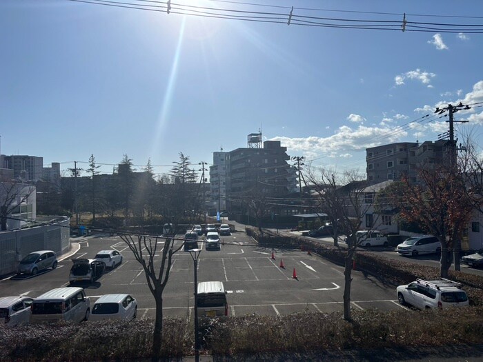 物件内観写真14　(室内からの展望)