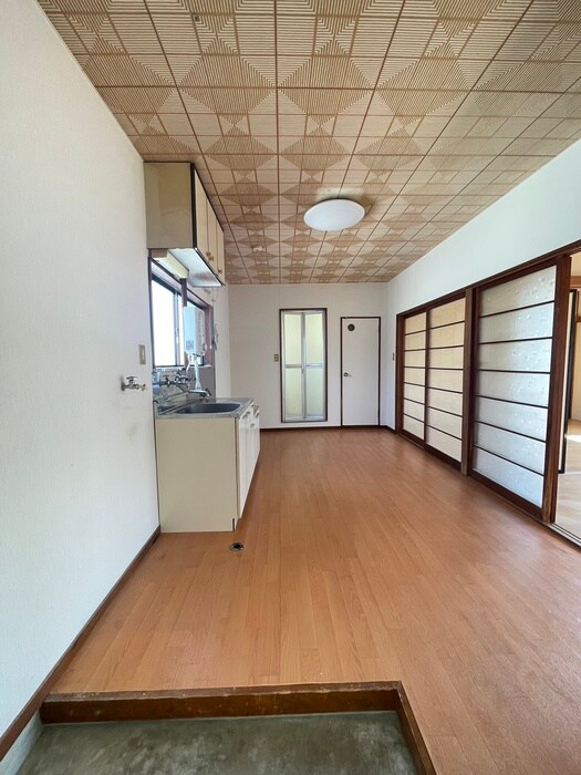 物件内観写真14　(廊下)