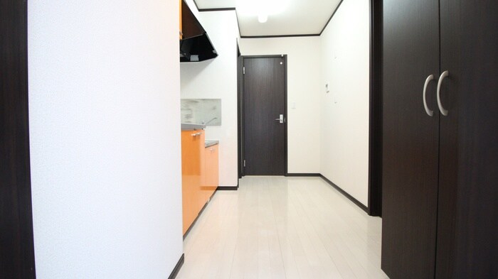 物件内観写真14　(玄関)