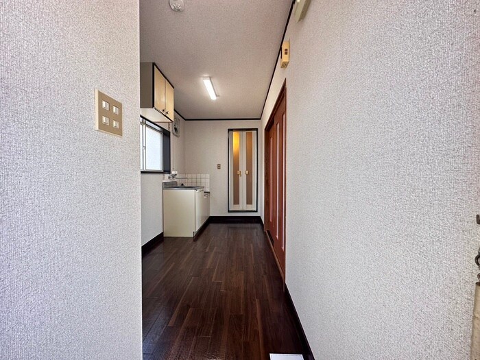 物件内観写真13　(廊下)