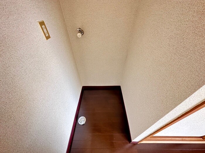 物件内観写真15　(洗濯機置場)