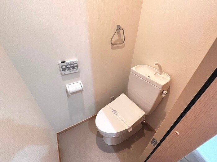 物件内観写真14　(トイレ)