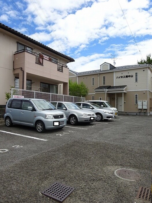 物件外観写真2　(駐車場)