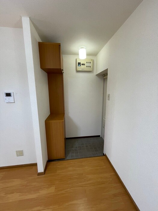 物件内観写真16　(廊下)