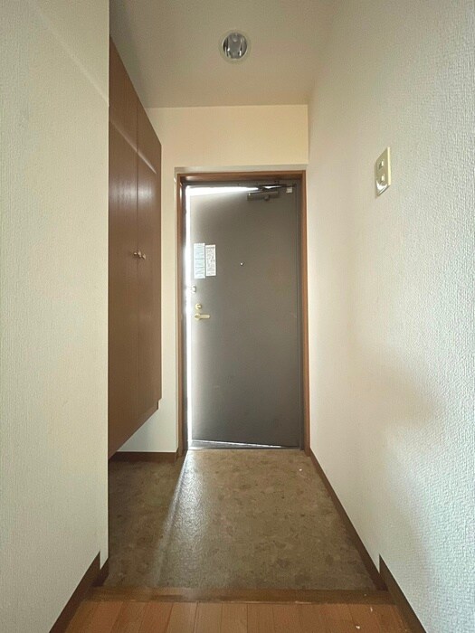 物件内観写真14　(玄関)