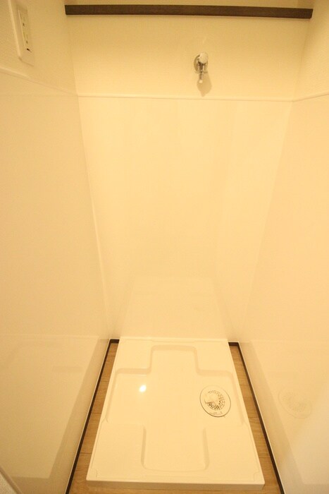 物件内観写真15　(洗濯機置場)